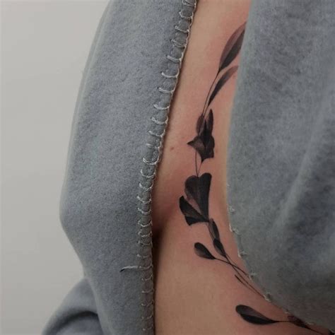 tatouage sous les seins|8 idées trop stylées pour un underboobs tattoo